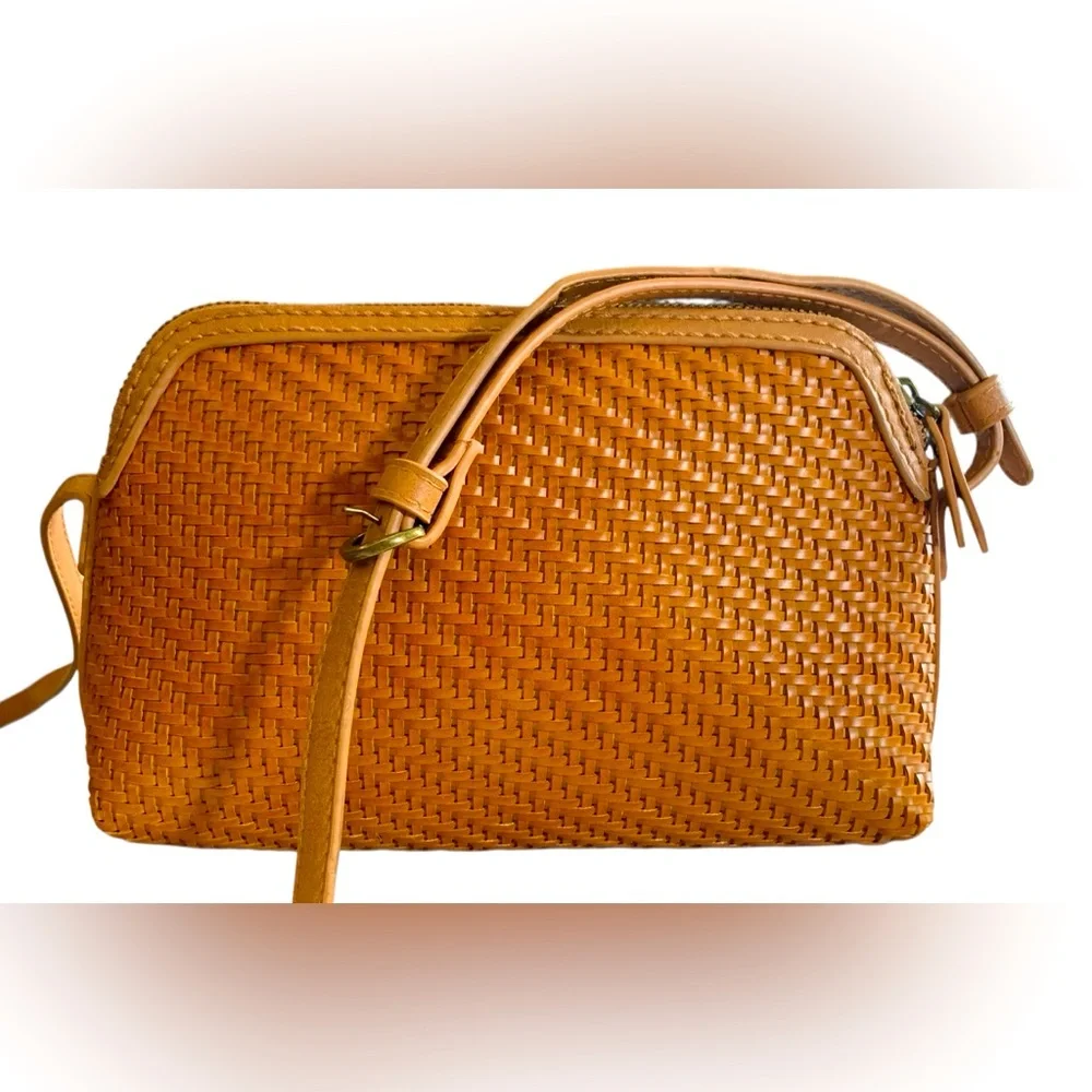 Universal Thread Co, CrossHatch Woven Crossbody‎ - Picture 2 of 7